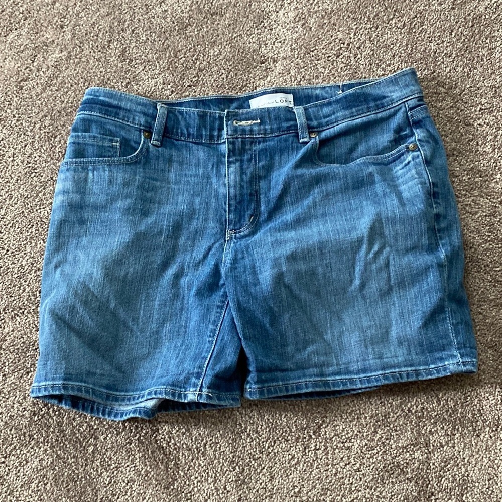 LOFT Denim Shorts SIZE 28 Medium Wash Stretch Casual Classic Jean Shorts
